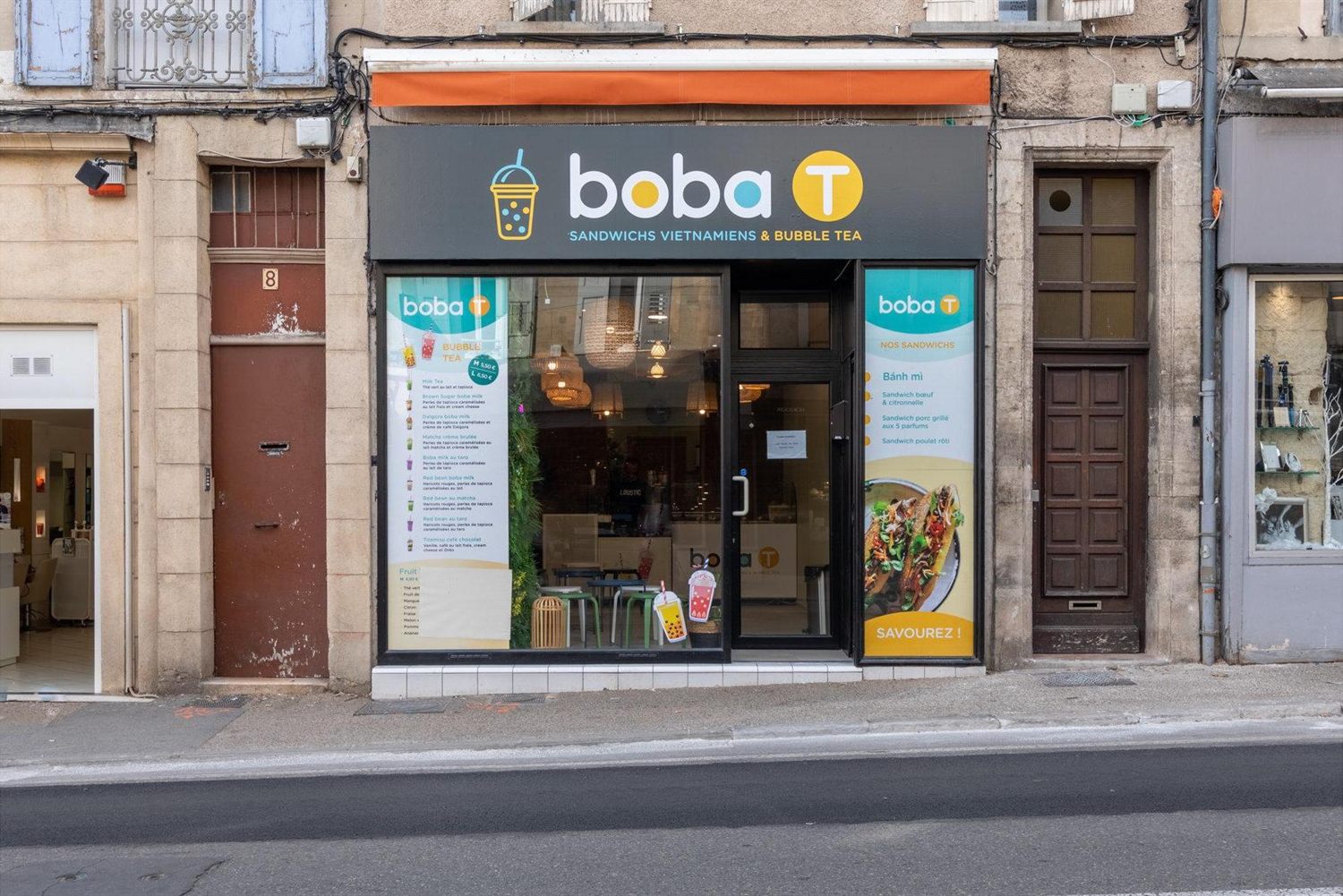 Façade de la boutique Boba T, avenue Jean Giono à Manosque